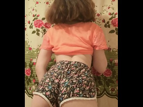❤️ מותק צעיר סקסי פושט את המכנסיים הקצרים במצלמה ️ פורנו ב-iw.xxxlfv.top ☑
